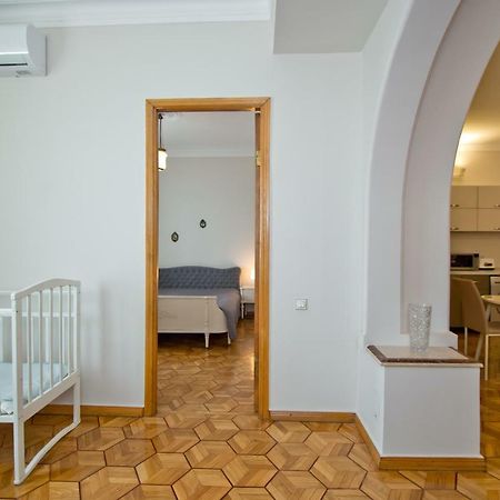 Seaside Luxury Apartment บาทูมิ ภายนอก รูปภาพ