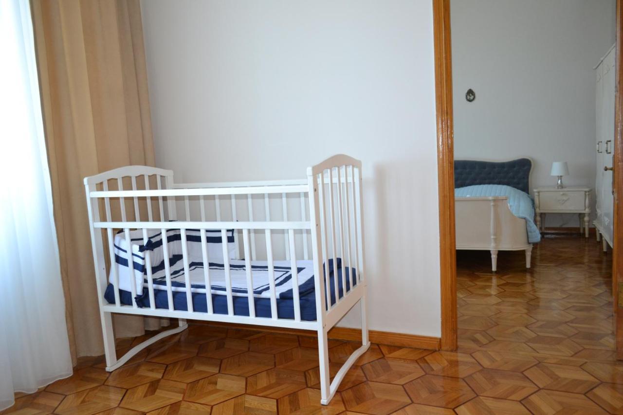 Seaside Luxury Apartment บาทูมิ ภายนอก รูปภาพ
